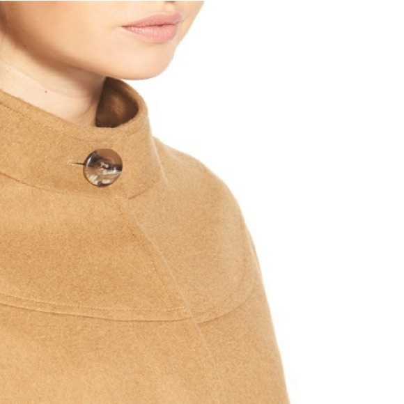 Charles Gray London camel hair cape - Picture 3 of 12